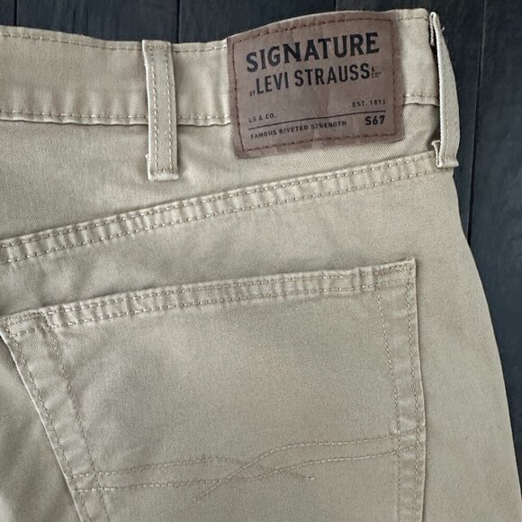 Levis Signature Men's Beige 40W x 30L Athletic Fit Chino Pants - Picture 16 of 16